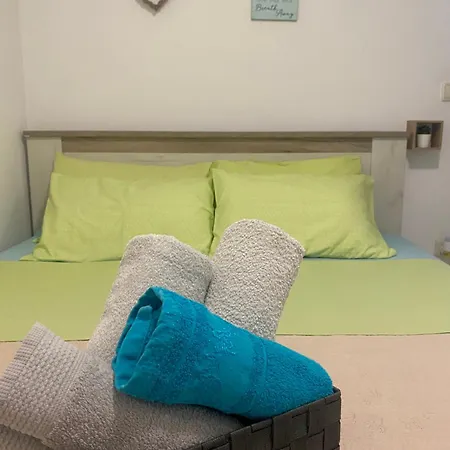 Apartamento Lovely 2-bedroom With Free Parking