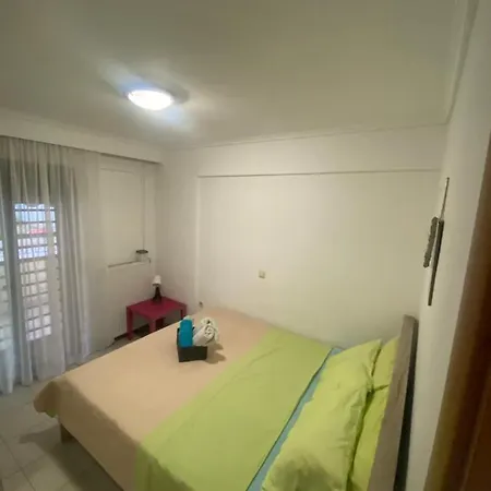 Apartment Lovely 2-bedroom With Free Parking Agía Triás